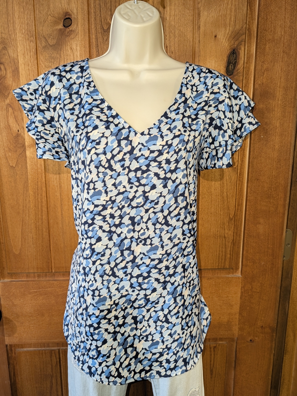Maurices Blue & White Abstract V-Neck Flutter Sleeve Blouse